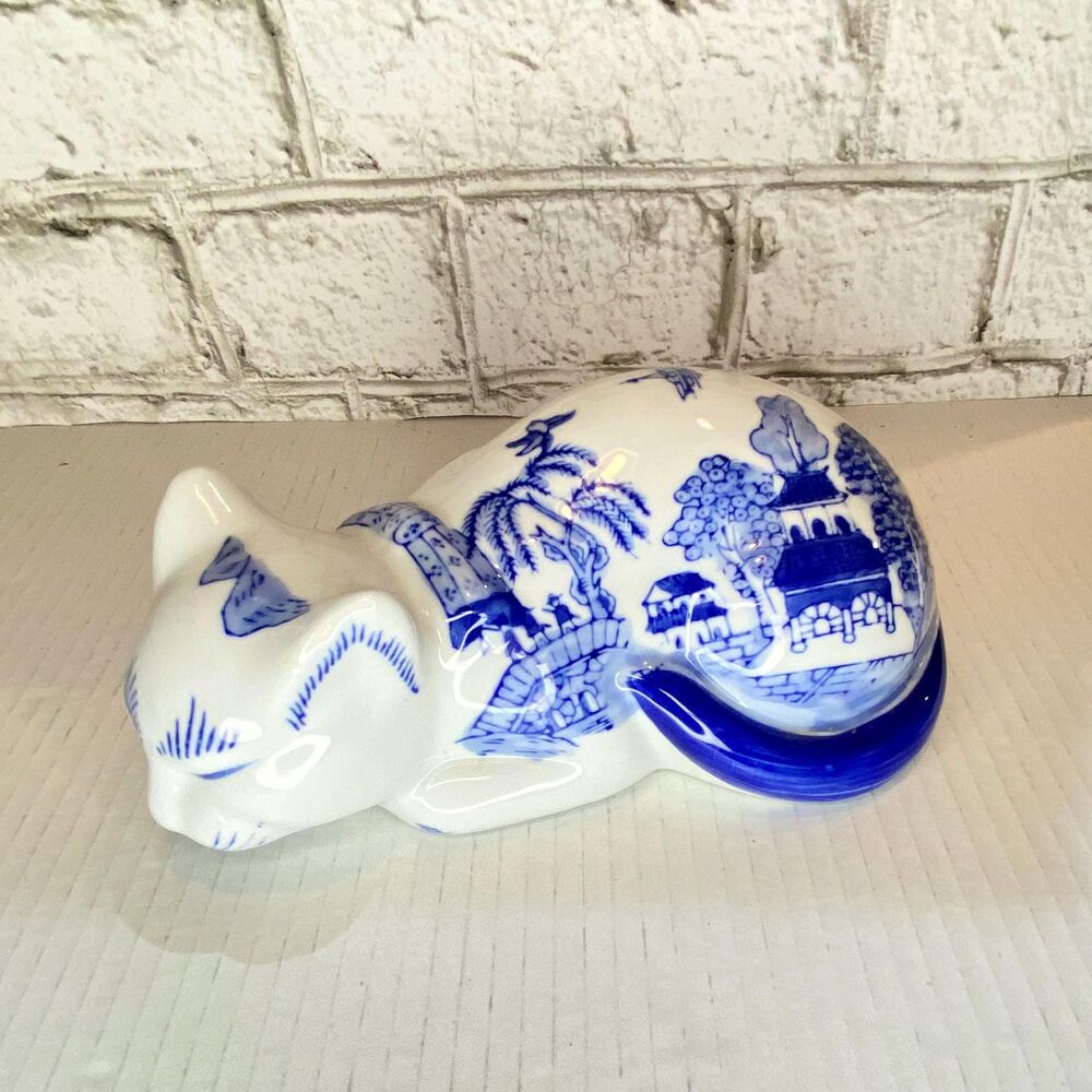 Vintage Blue Willow Chinoiserie Sleeping Cat